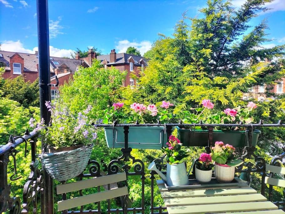 Charming London With Balcony Apartment Luaran gambar